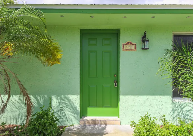 Photo 4 of Single family home for sale at 431 NE Julia Ct, Jensen Beach, FL 34957 | MLS# R11116675 | Listing updated on 2026-09-23