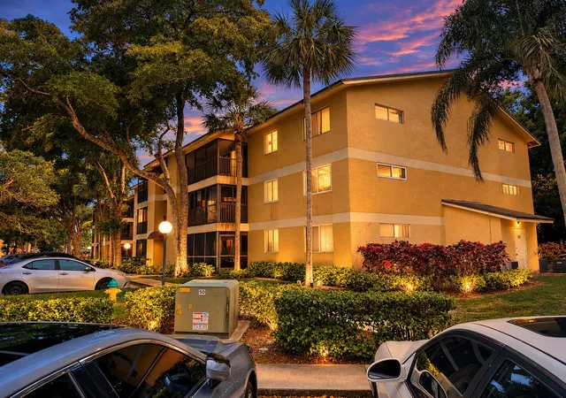 Photo 1 of Condo for sale at 3083 N Oakland Forest Dr #308, Oakland Park, FL 33309 | MLS# F10519324 | Listing updated on 2026-09-30