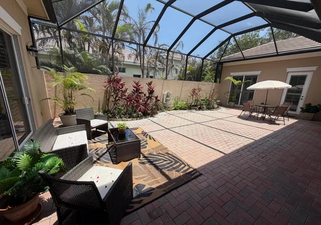 Photo 4 of Single family home for sale at 1208 Riverwind Cir, Vero Beach, FL 32967 | MLS# R11120311 | Listing updated on 2026-09-23