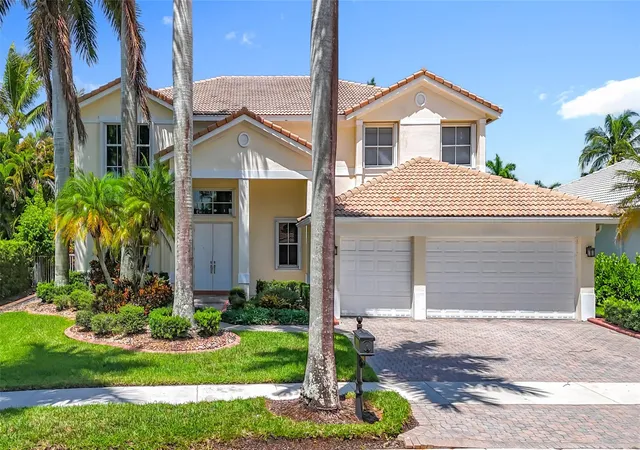Photo 1 of Single family home for sale at 1673 Victoria Pointe Cir, Weston, FL 33327 | MLS# F10524525 | Listing updated on 2026-09-16