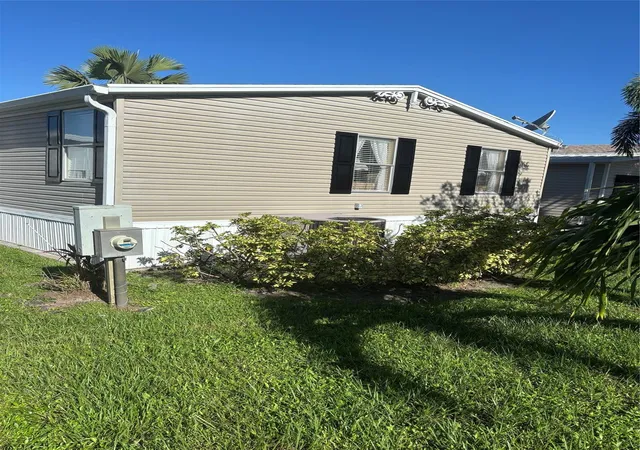 Photo 3 of Manufactured home for sale at 5116 Nw 4th Ave, Deerfield Beach, FL 33064 | MLS# F10525896 | Listing updated on 2026-09-23