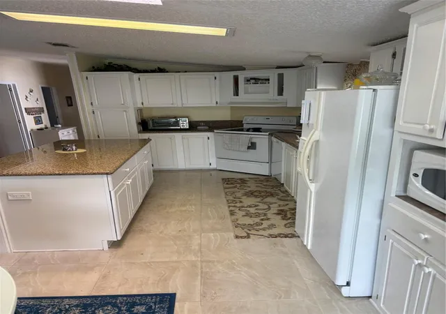 Photo 3 of Manufactured home for sale at 5116 Nw 4Th Ave, Deerfield Beach, FL 33064 | MLS# F10525896 | Listing updated on 2026-09-23