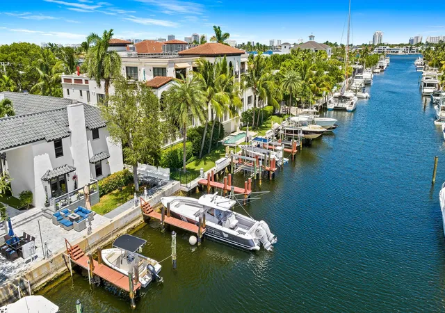 Photo 3 of Condo for sale at 1524 Se 12th Street #5, Fort Lauderdale, FL 33316 | MLS# F10527038 | Listing updated on 2026-09-23