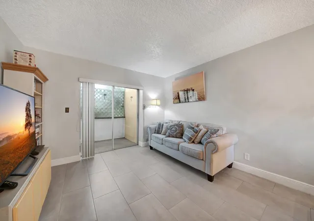 Photo 3 of Condo for sale at 2812 S Garden Dr #109, Lake Worth, FL 33461 | MLS# R11131139 | Listing updated on 2026-09-14