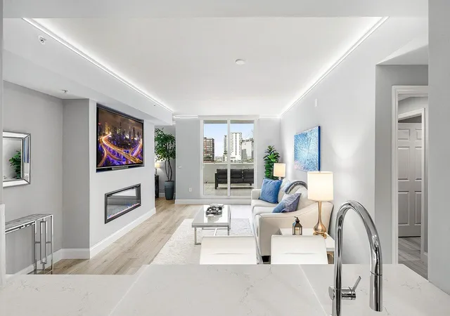 Listing Photo 3 - Condo for sale in building located at 255 Evernia St, West Palm Beach, FL 33401 - Unit #1115
