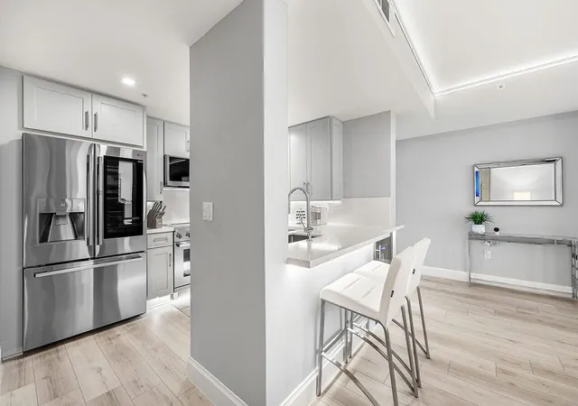 Listing Photo 5 - Condo for sale in building located at 255 Evernia St, West Palm Beach, FL 33401 - Unit #1115