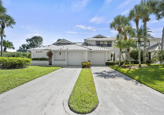 Townhouse for sale at 5610 Se Foxcross Pl, Stuart, FL 34997 | MLS# R11134311