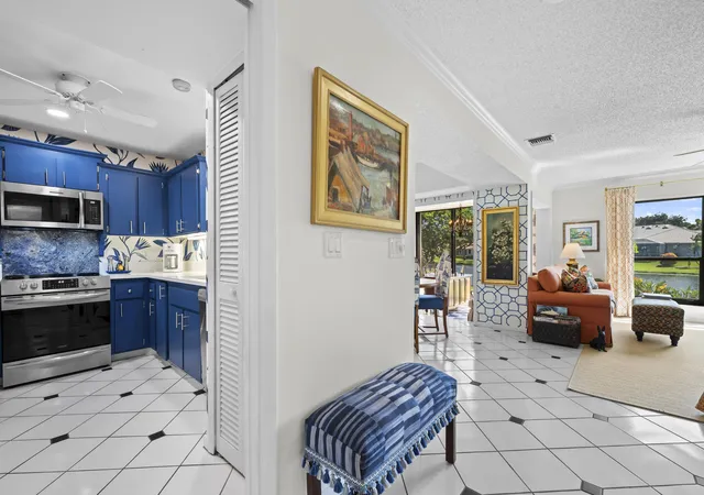 Photo 3 of Townhouse for sale at 5610 Se Foxcross Pl, Stuart, FL 34997 | MLS# R11134311 | Listing updated on 2026-10-05