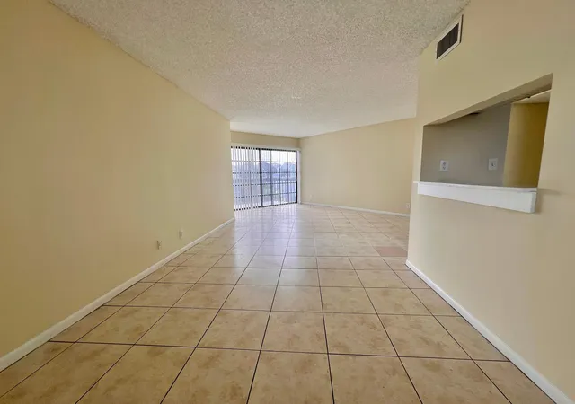 Photo 3 of Condo for sale at 1820 N Congress Ave #410, West Palm Beach, FL 33401 | MLS# R11134516 | Listing updated on 2026-09-27