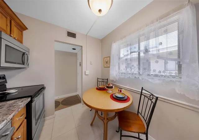 Photo 4 of Condo for sale at 5250 Las Verdes Cir #317, Delray Beach, FL 33484 | MLS# F10533577 | Listing updated on 2026-09-15
