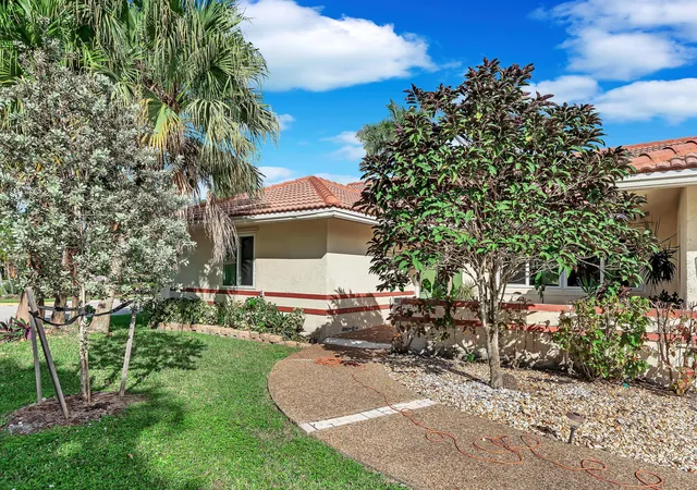 Photo 3 of Single family home for sale at 4377 NW 88th Terrace, Coral Springs, FL 33065 | MLS# R11138549 | Listing updated on 2026-09-13