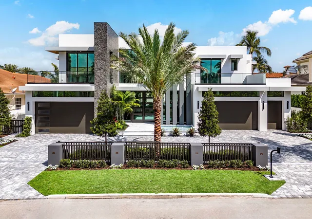 Photo 2 of Mansion for sale at 169 W Coconut Palm Rd, Boca Raton, FL 33432 | MLS# R11140783 | Listing updated on 2026-10-07