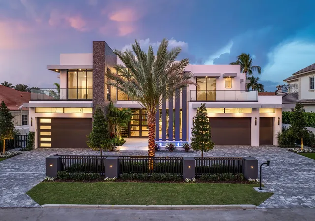 Photo 3 of Mansion for sale at 169 W Coconut Palm Rd, Boca Raton, FL 33432 | MLS# R11140783 | Listing updated on 2026-10-07