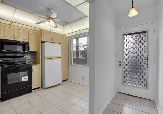 Photo 3 of Condo for sale at 2006 Granada Dr #N2, Coconut Creek, FL 33066 | MLS# F10538311 | Listing updated on 2026-09-23