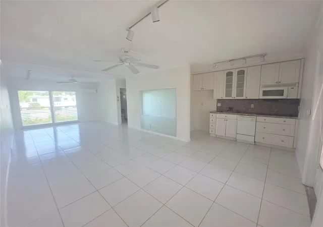 Photo 1 of Condo for sale at 2131 Ne 42nd Court #209e, Lighthouse Point, FL 33064 | MLS# F10538424 | Listing updated on 2026-09-14