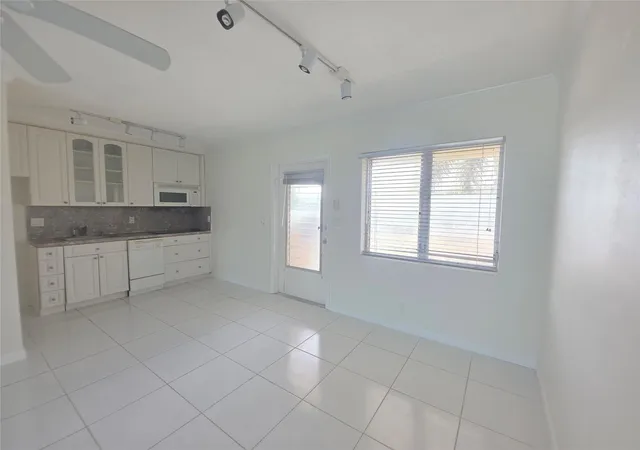 Photo 3 of Condo for sale at 2131 Ne 42nd Court #209e, Lighthouse Point, FL 33064 | MLS# F10538424 | Listing updated on 2026-09-14