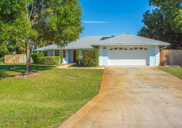 Photo 1 of Single family home for sale at 6130 60th Court, Vero Beach, FL 32967 | MLS# R11144356 | Listing updated on 2026-09-23