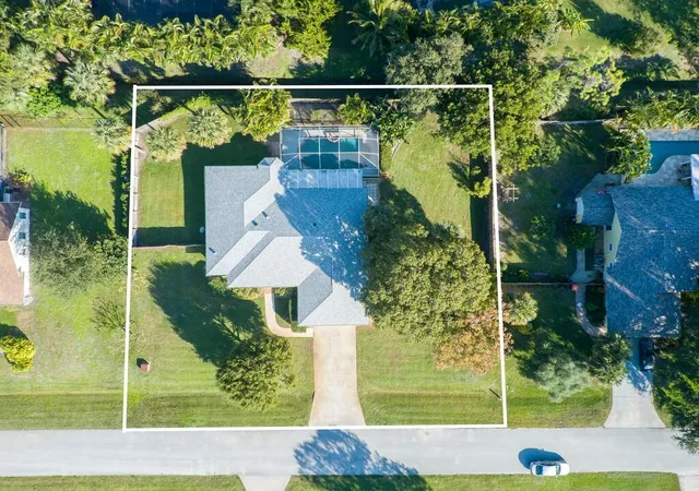 Photo 2 of Single family home for sale at 6130 60th Court, Vero Beach, FL 32967 | MLS# R11144356 | Listing updated on 2026-09-23