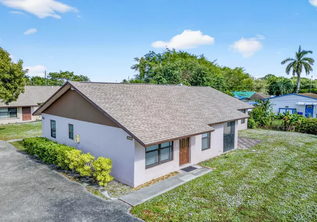 Photo 3 of Condo for sale at 2548 Ida Way, West Palm Beach, FL 33415 | MLS# R11145502 | Listing updated on 2026-09-16