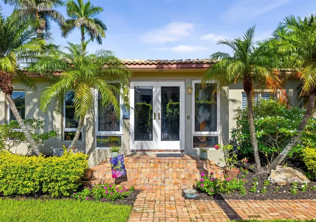 Photo 1 of Single family home for sale at 359 Poinciana Dr, Fort Lauderdale, FL 33301 | MLS# F10539792 | Listing updated on 2026-09-16