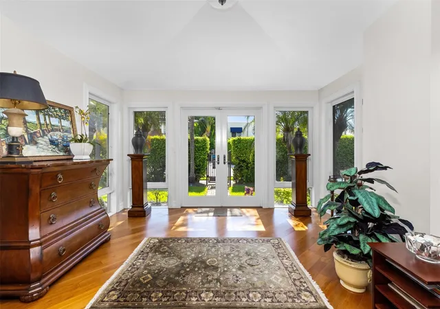 Photo 3 of Single family home for sale at 359 Poinciana Dr, Fort Lauderdale, FL 33301 | MLS# F10539792 | Listing updated on 2026-09-16