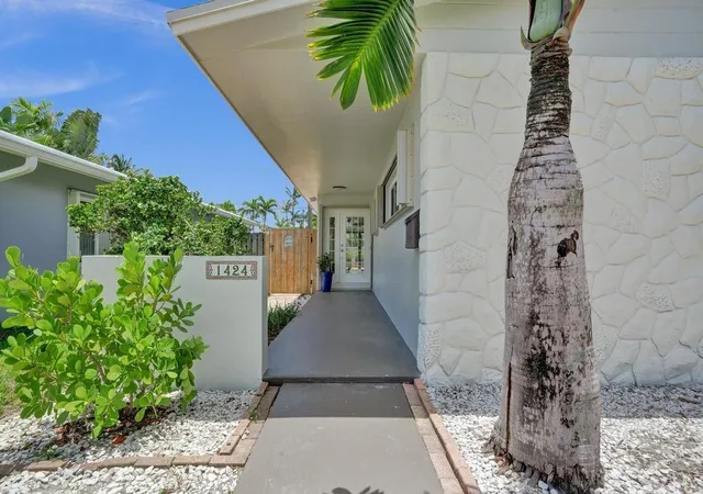 Photo 1 of Sale Pending at 1424 Adams St, Hollywood, FL 33020 | MLS# F10539399 | Listing updated on 2026-09-14
