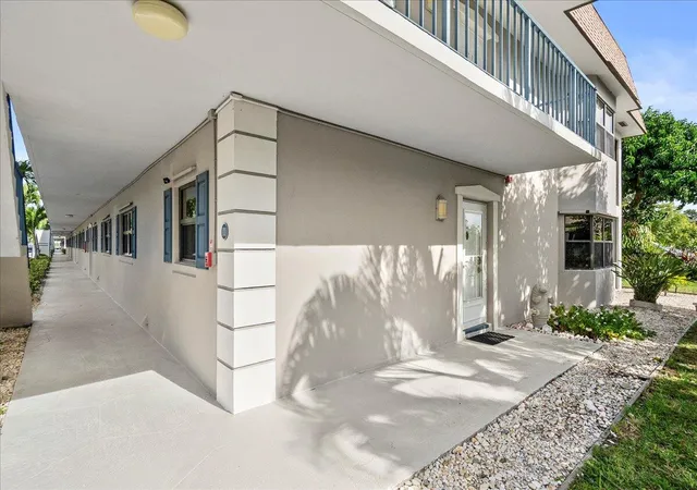 Photo 3 of Condo for sale at 755 Saturn St #H101, Jupiter, FL 33477 | MLS# R11146665 | Listing updated on 2026-09-14