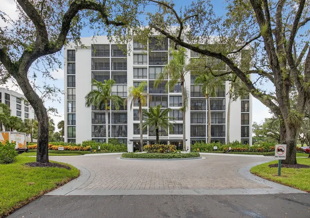 Photo 3 of Sale Pending at 7847 Lakeside Blvd #1014, Boca Raton, FL 33434 | MLS# R11147159 | Listing updated on 2026-09-14