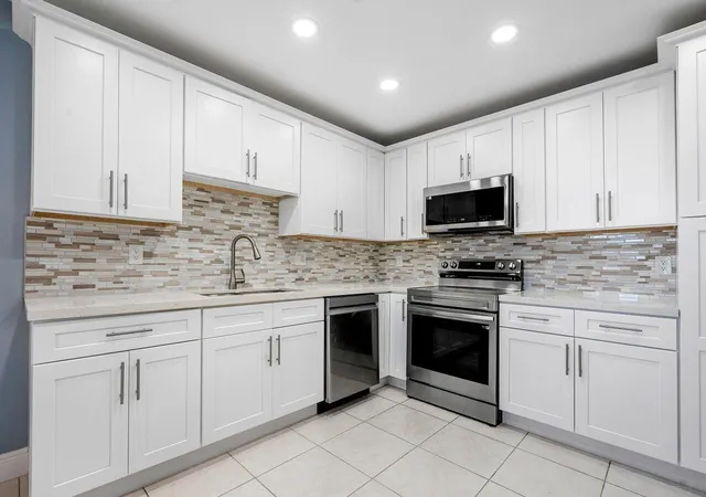 Photo 1 of Condo for sale at 1740 Nw 19th Terrace #204, Delray Beach, FL 33445 | MLS# R11147251 | Listing updated on 2026-09-14