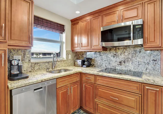Photo 1 of Condo for sale at 806 Se 7th Street #403, Deerfield Beach, FL 33441 | MLS# R11147894 | Listing updated on 2026-10-07