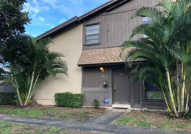 Photo 2 of Sale Pending at 1801 Bayberry Dr #1801, Pembroke Pines, FL 33024 | MLS# F10540573 | Listing updated on 2026-09-15