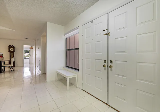 Photo 3 of House for sale at 6186 Brandon St, West Palm Beach, FL 33418 | MLS# R11148407 | Listing updated on 2026-09-14