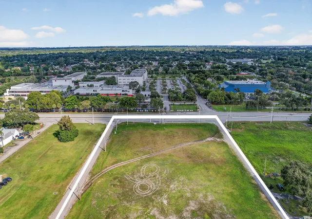Photo 4 of Land for sale at 92 Northwest Ave, Pembroke Pines, FL 33024 | MLS# R11135699 | Listing updated on 2026-09-15