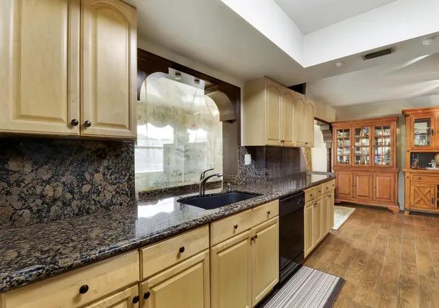 Photo 4 of Single family home for sale at 10868 Larch Ct, Palm Beach Gardens, FL 33418 | MLS# R11148681 | Listing updated on 2026-09-14