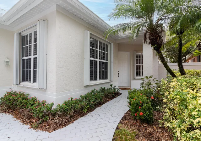 Photo 3 of Single family home for sale at 2432 Sw Brookwood Ln, Palm City, FL 34990 | MLS# R11149219 | Listing updated on 2026-09-14