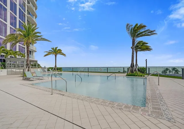 Photo 3 of Condo for sale at 153 N Seabreeze Blvd #504-s, Fort Lauderdale, FL 33304 | MLS# F10542298 | Listing updated on 2026-10-06