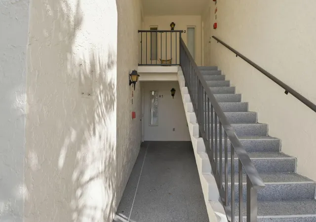 Listing Photo 5 - Condo for sale in building located at 1102 Grn Pine Blvd, West Palm Beach, FL 33409 - Unit #A1