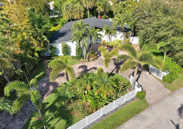 Photo 1 of Single family home for sale at 2525 Se 7th Drive, Pompano Beach, FL 33062 | MLS# F10544307 | Listing updated on 2026-09-13