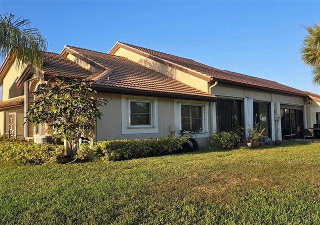Photo 3 of Townhouse for sale at 8241 Bellwort Pl #8241, Boynton Beach, FL 33472 | MLS# F10544182 | Listing updated on 2026-09-28