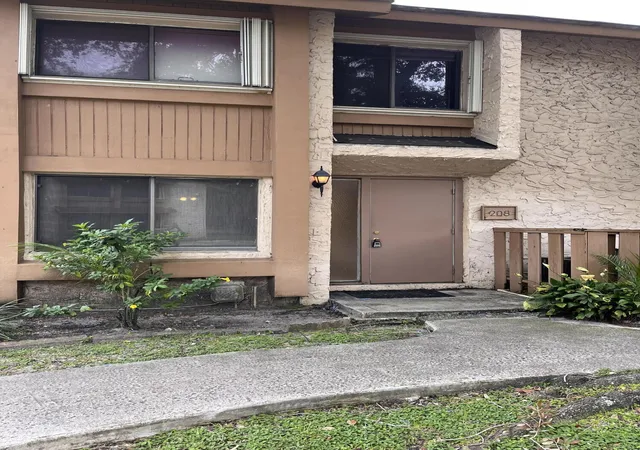 Photo 1 of Single family home for sale at 208 Wimbledon Lake Dr #208, Plantation, FL 33324 | MLS# R11152840 | Listing updated on 2026-09-14