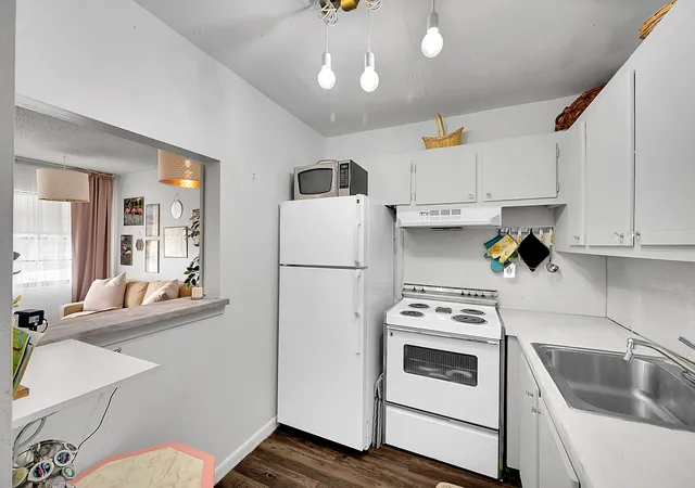 Photo 3 of Condo for sale at 312 Sheffield M, West Palm Beach, FL 33417 | MLS# R11152975 | Listing updated on 2026-09-16