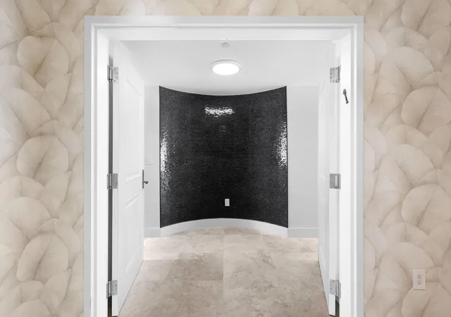 Photo 3 of Condo for sale at 3101 S Ocean Dr #1807, Hollywood, FL 33019 | MLS# R11153862 | Listing updated on 2026-09-14