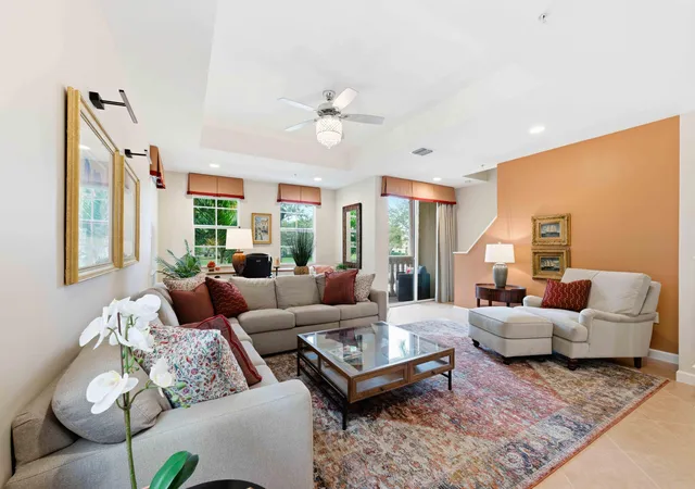 Photo 4 of Sale Pending at 11850 Valencia Gdns Ave, Palm Beach Gardens, FL 33410 | MLS# R11154963 | Listing updated on 2026-09-15