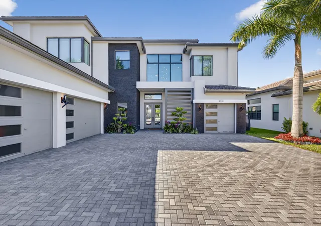 Photo 3 of Mansion for sale at 9739 Chianti Classico Ter, Boca Raton, FL 33496 | MLS# R11155561 | Listing updated on 2026-09-15