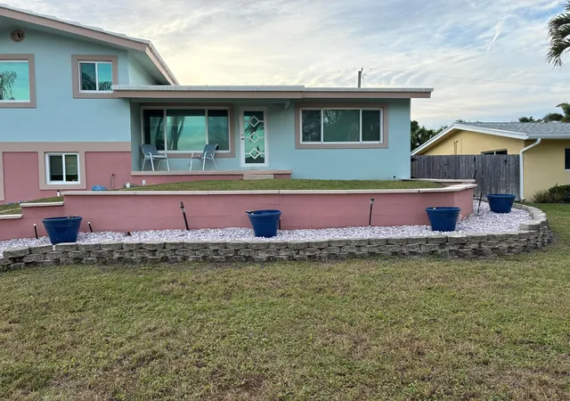 Photo 2 of Single family home for sale at 813 Se 10th Terrace, Deerfield Beach, FL 33441 | MLS# R11155826 | Listing updated on 2026-09-14