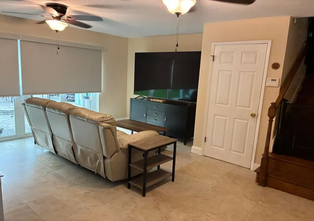 Photo 4 of Single family home for sale at 813 SE 10th Terrace, Deerfield Beach, FL 33441 | MLS# R11155826 | Listing updated on 2026-09-14