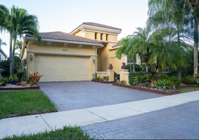 Photo 1 of Single family home for sale at 8601 Via Grande E, Wellington, FL 33411 | MLS# R11156078 | Listing updated on 2026-09-23