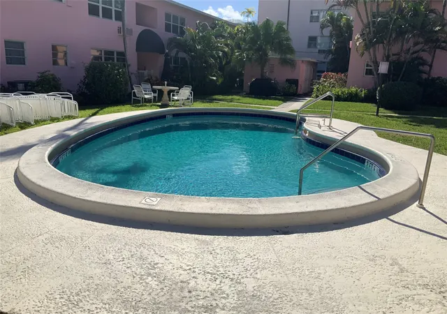 Photo 2 of Condo for sale at 700 Bayshore Dr #13, Fort Lauderdale, FL 33304 | MLS# F10546455 | Listing updated on 2026-09-14