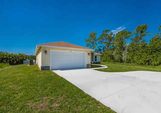Photo 2 of Single family home for sale at 122 Sw Becker Rd, Port Saint Lucie, FL | MLS# R11156443 | Listing updated on 2026-09-15