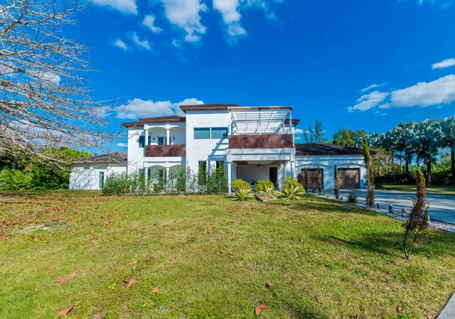 Photo 2 of Mansion for sale at 4501 Sw 143rd Avenue, Miramar, FL 33027 | MLS# F10547959 | Listing updated on 2026-10-07